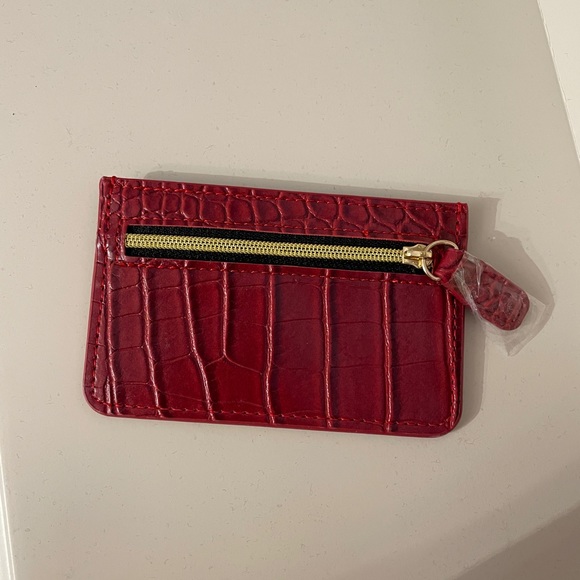 ❣️$10 in bundle❣️B-Low the Belt Croc Card Case - Picture 2 of 2